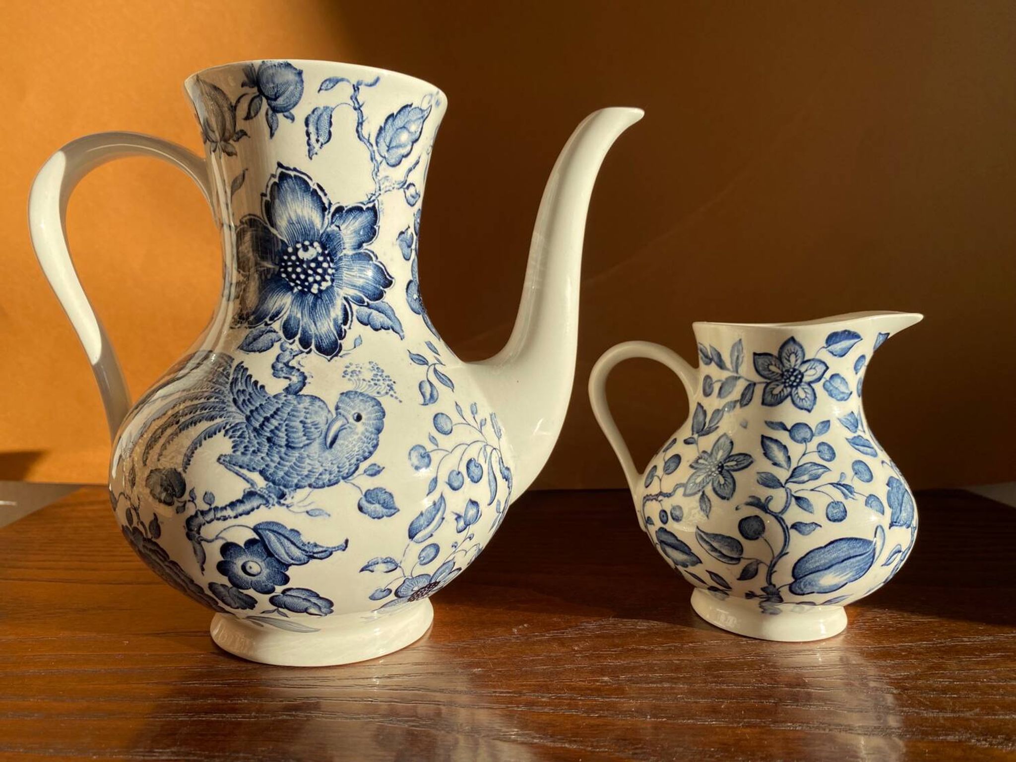 Villeroy & Boch hui Paradiso teapot and milk jug