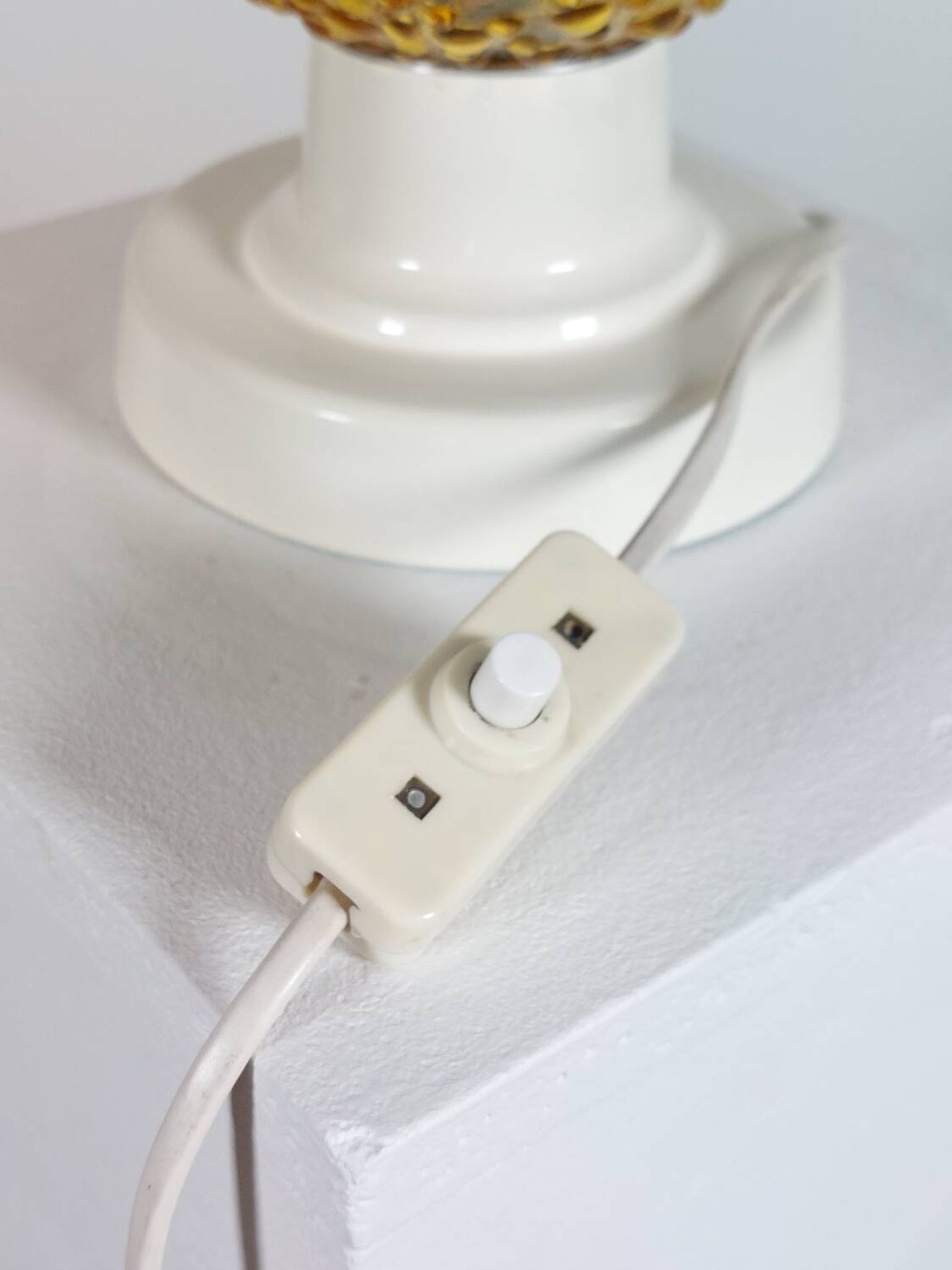 Vintage table lamp in aluminium and pressed bubble glass.