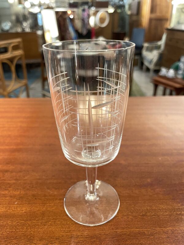 Ensemble de 50 verres cisèlés