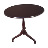 Gueridon has tipping tray