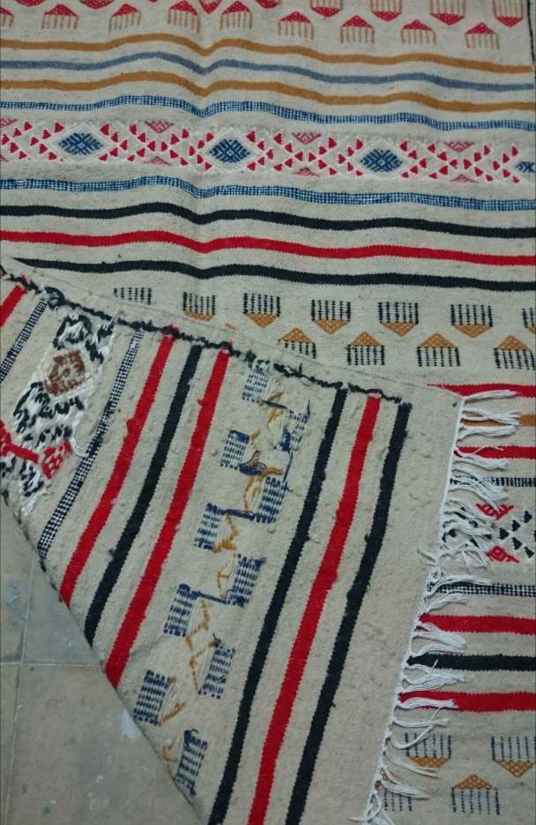 Beige carpet in wool 100x188cm