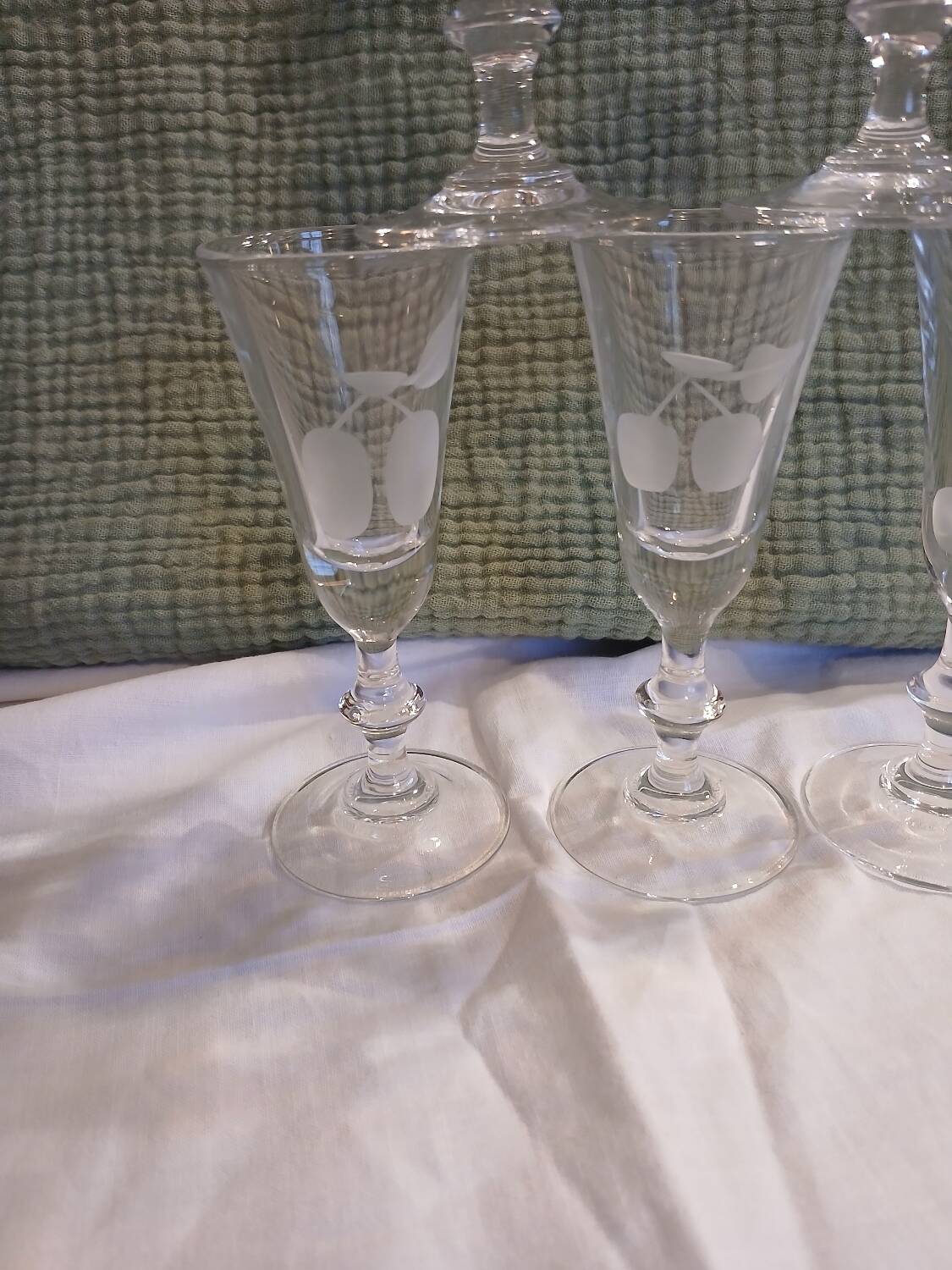 5 liqueur or brandy glasses