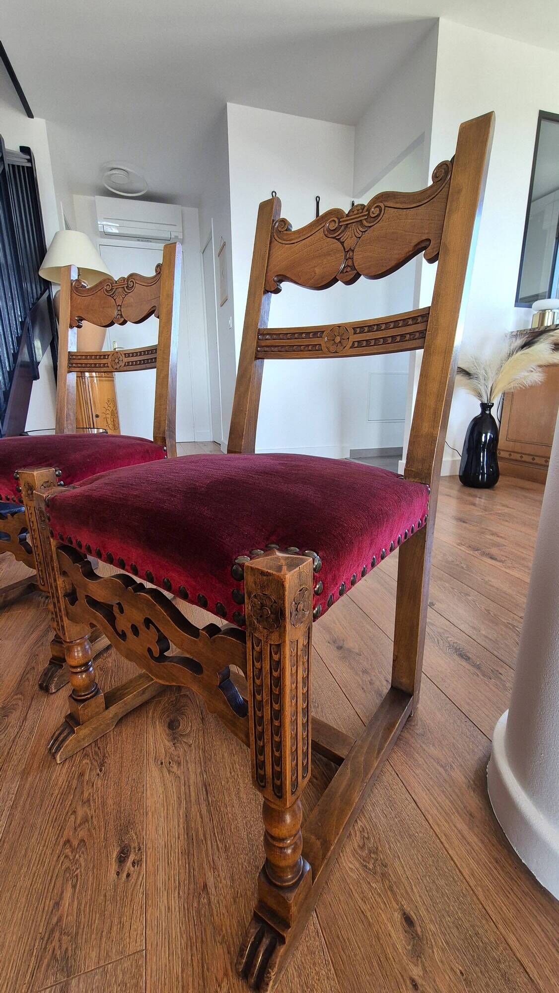 Set of 4 Louis XIII/Renaissance style chairs – solid carved oak