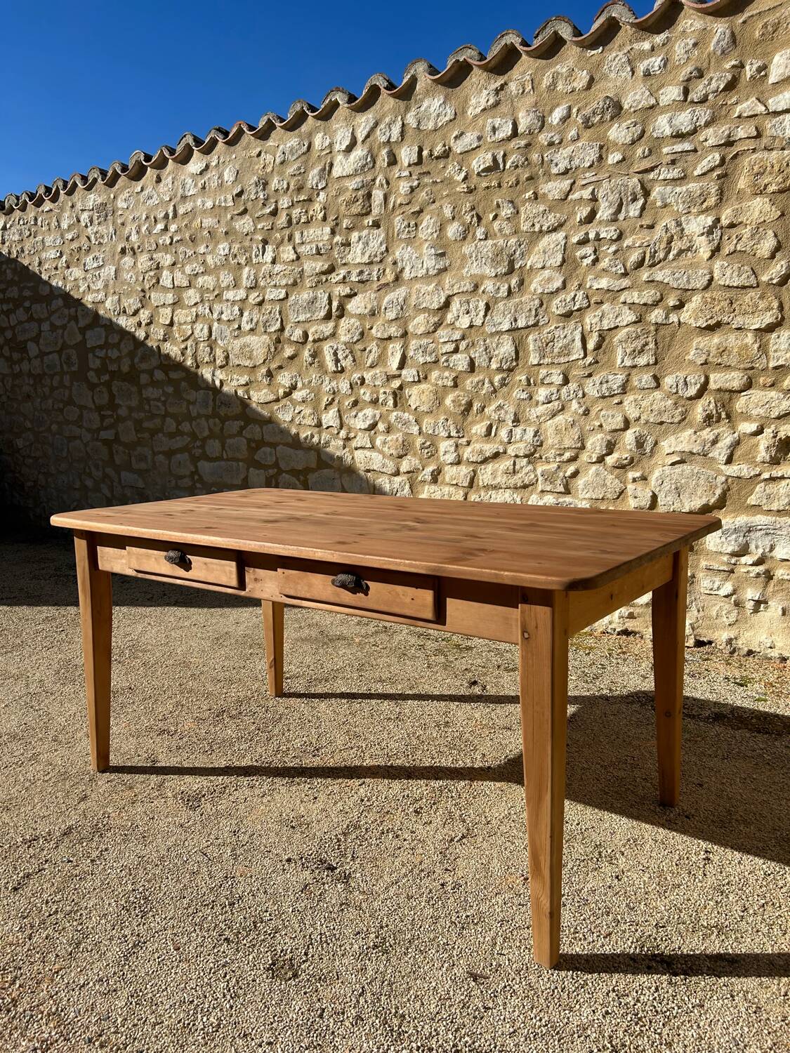 Farm table
