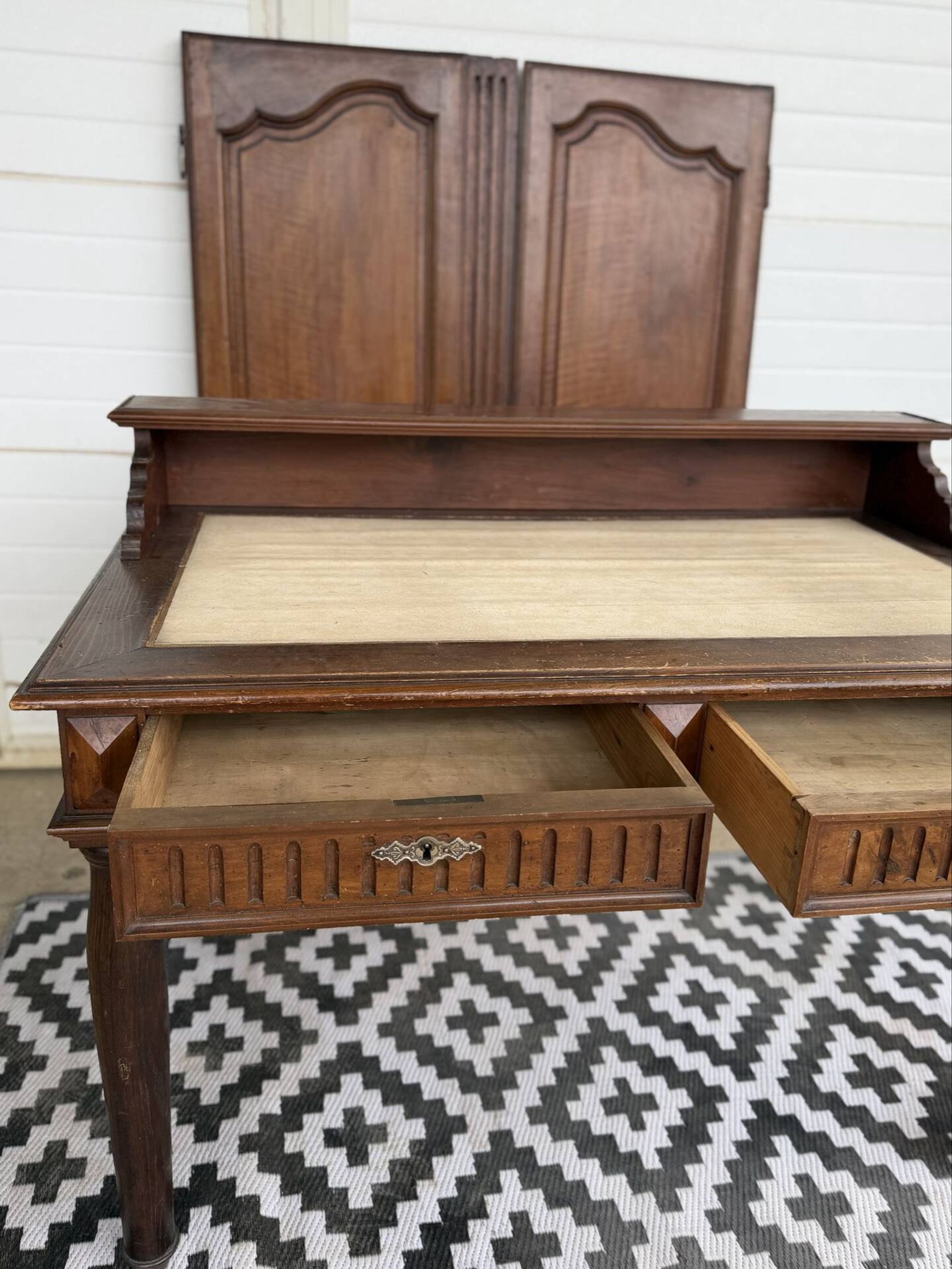 Antique Henri II style desk in solid wood - 2 drawers - 120cm