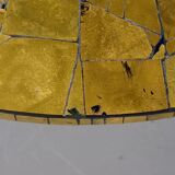 Table basse ornée d'une mosaïque à la feuille d'or 18 carats