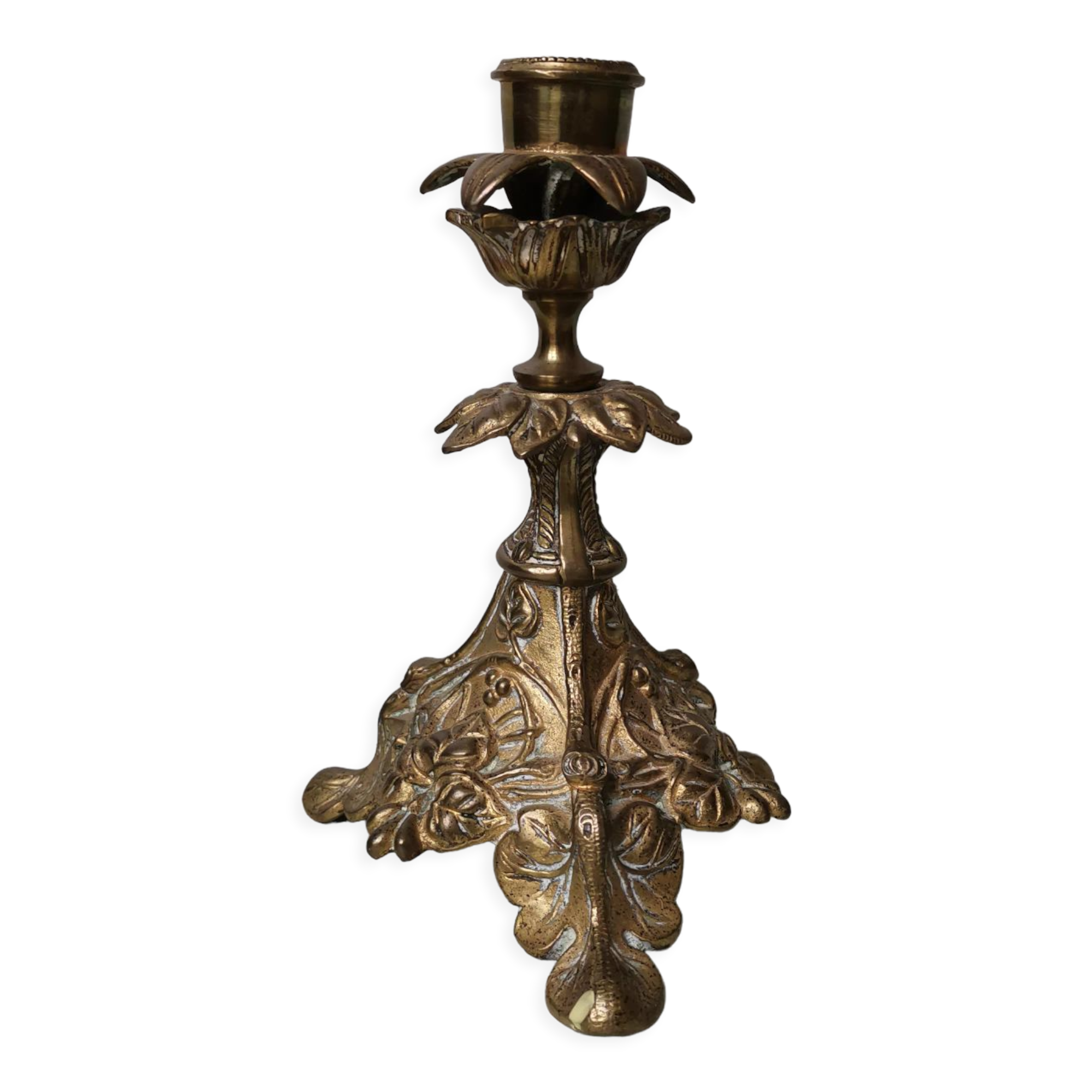 Candle holder in vintage gilded bronze plant leaf