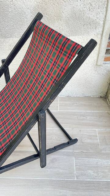 Vintage folding deck chair