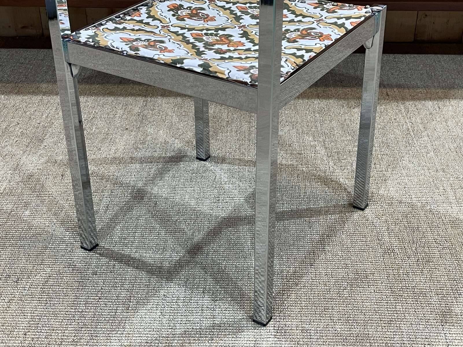 Chaise chromée des années 70