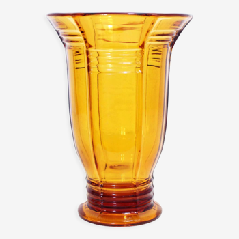 Art Deco vase in amber glass