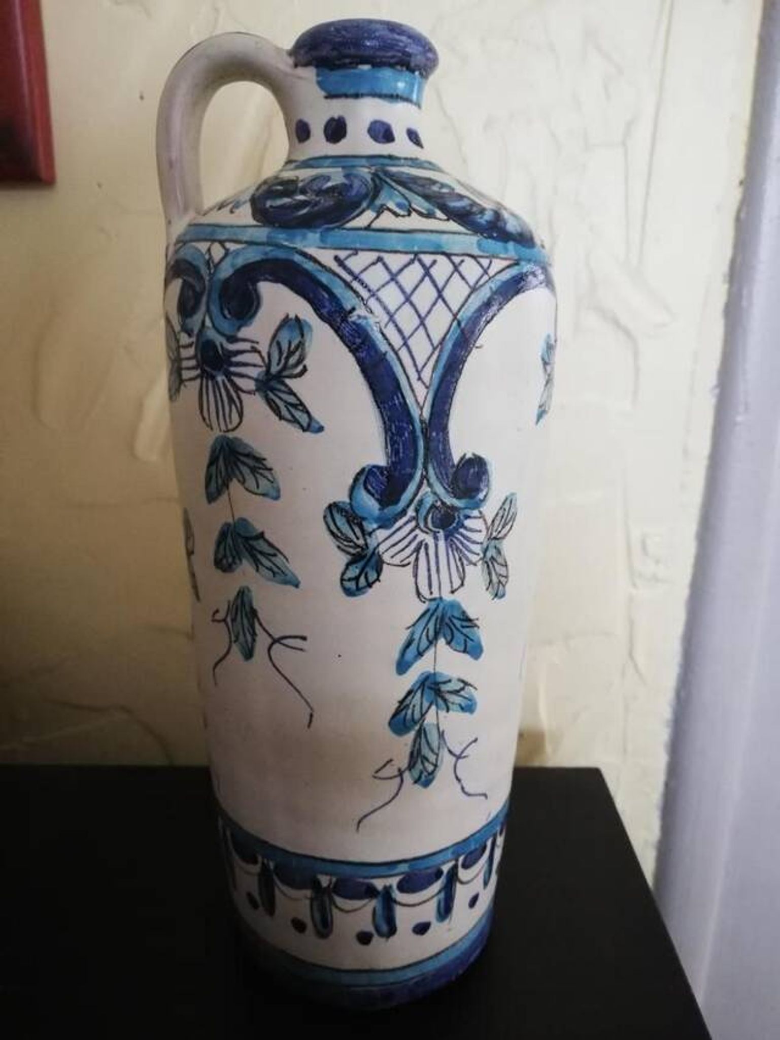 Cruche en céramique artisanale portugaise