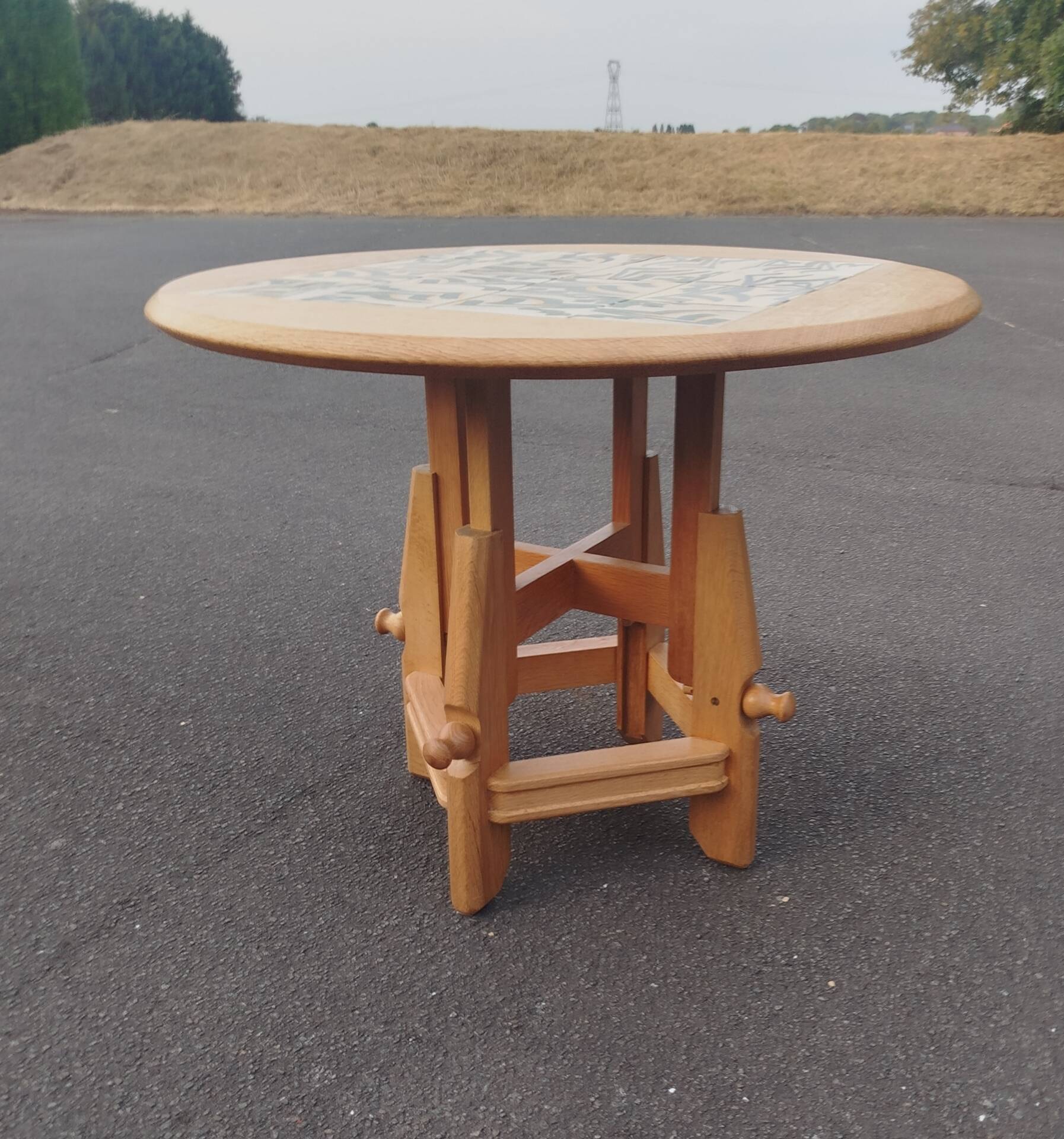 Table basse monte et baisse Guillerme et Chambron édition votre Maison