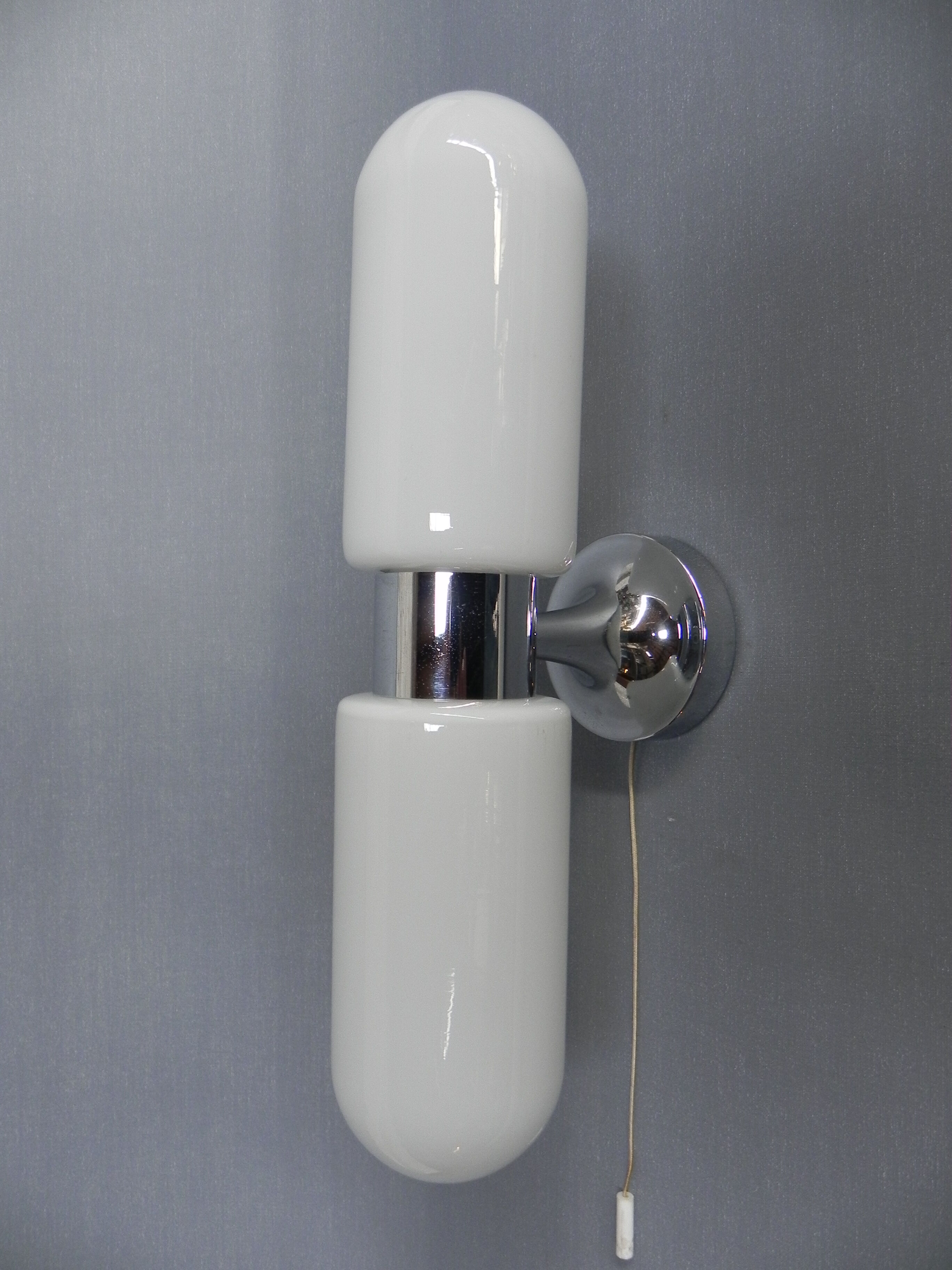 Vintage wall lamp with 2 glass caps