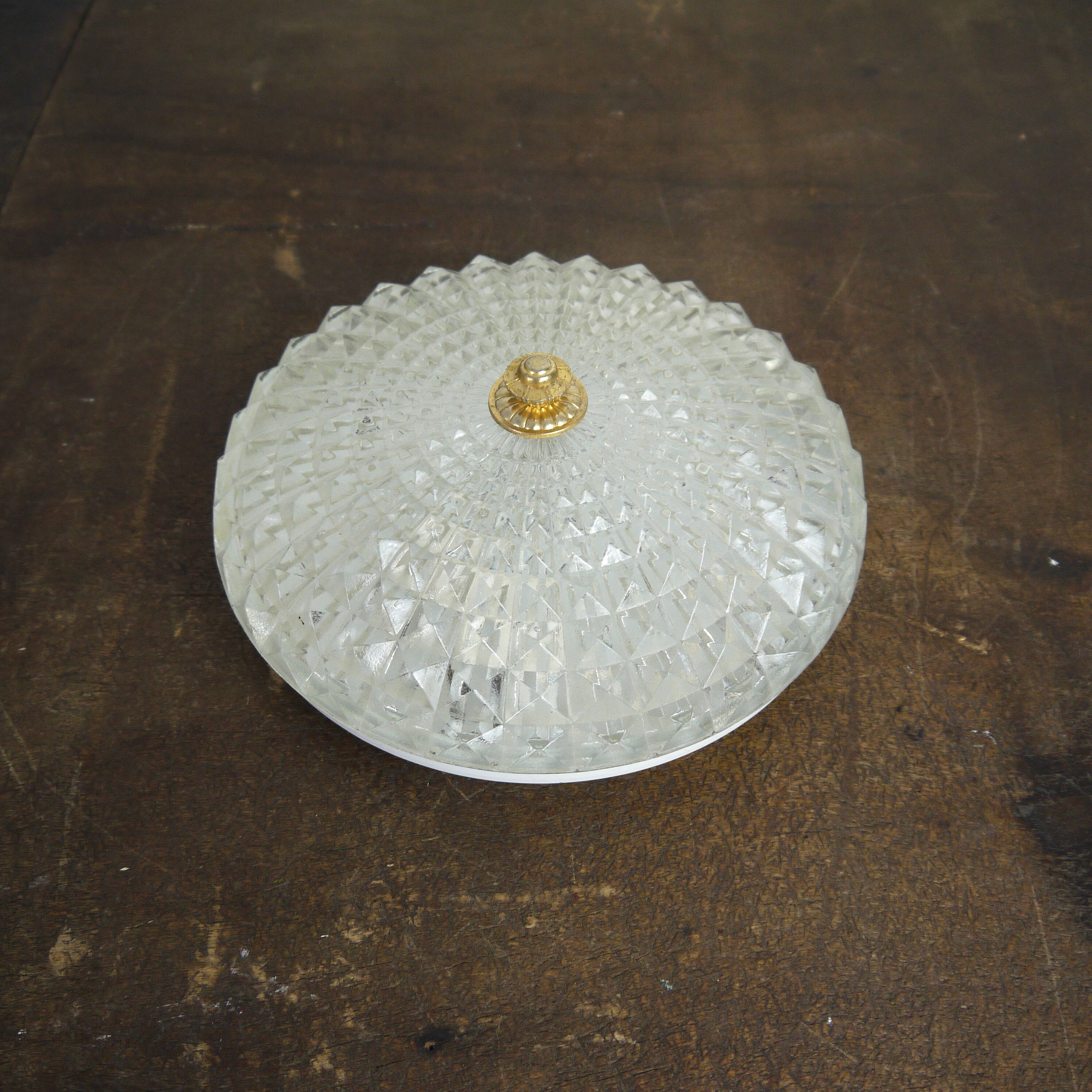 Round chiseled glass ceiling