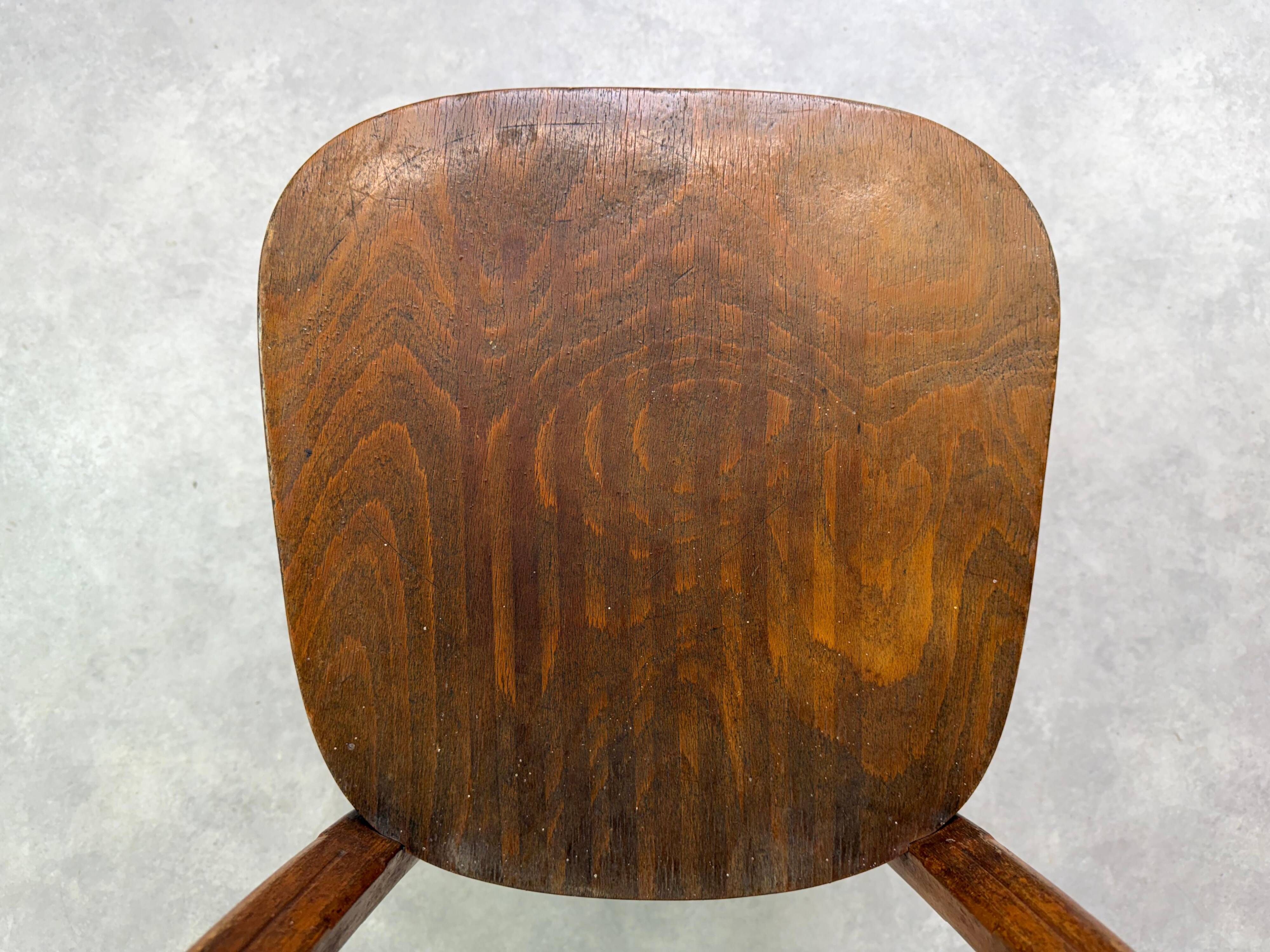 Set of Thonet bentwood dining chairs, in the Vienna Secession style, period.