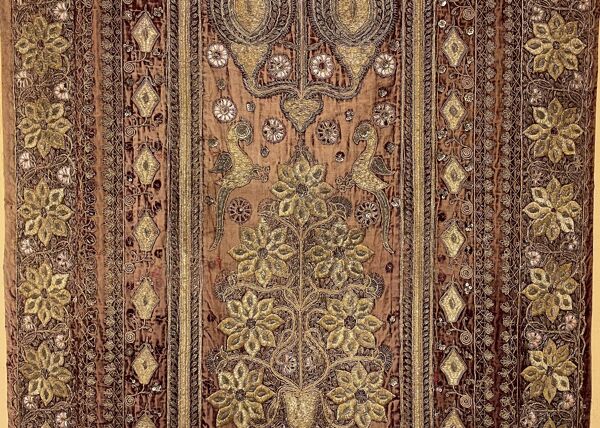 Broderie Indo Portugaise Du 18° Siècle Au Fil d'Or Sur Velours