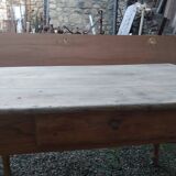 Farm table