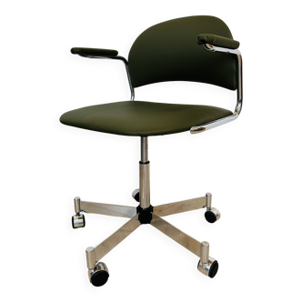 Fauteuil de bureau Olive entièrement restauré par Kovona K-107, Tchécoslovaquie 1970