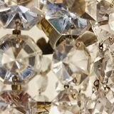 Plafonnier en cristal et laiton. Espagne, années 1950.