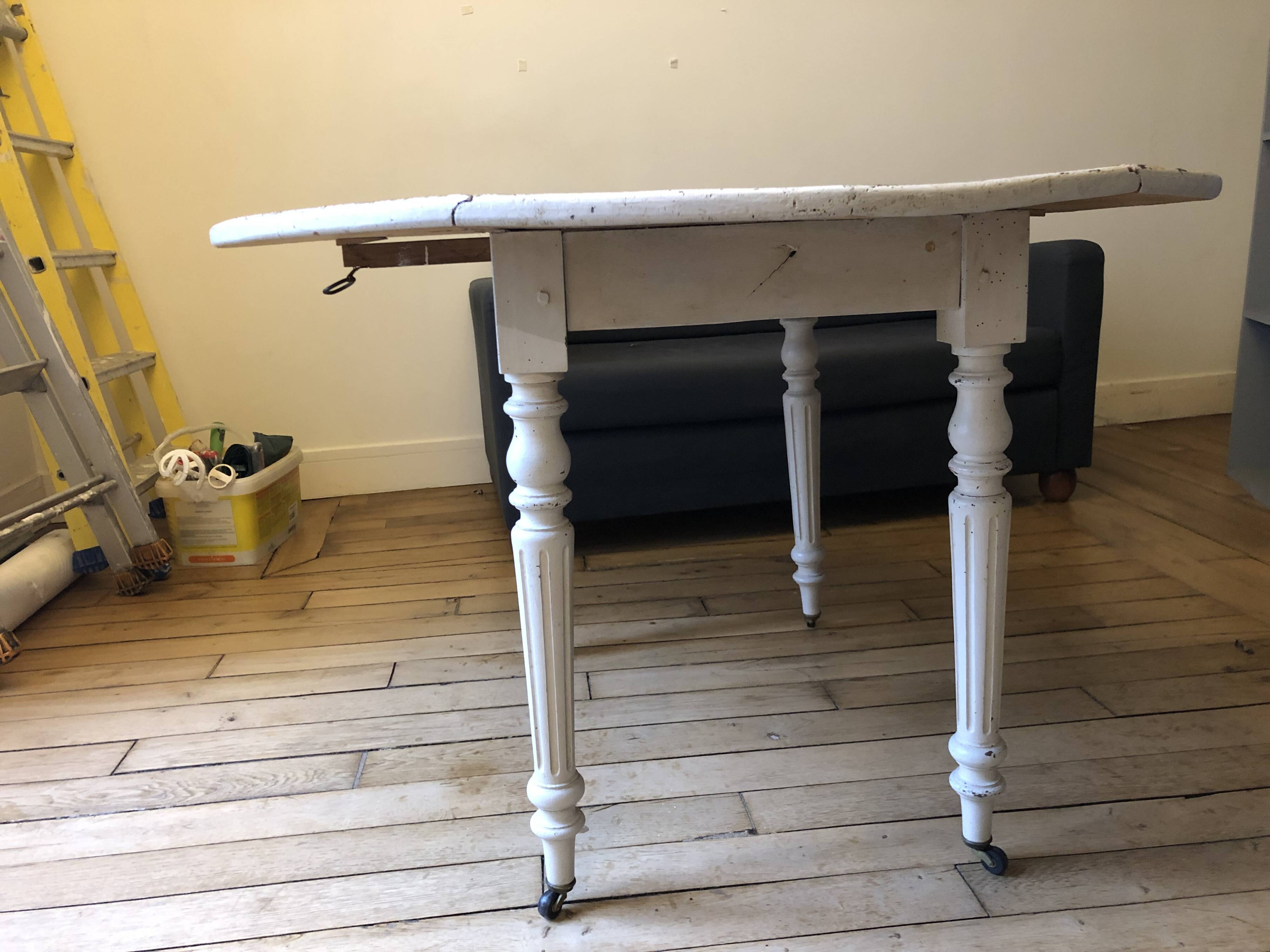 Antique folding round table