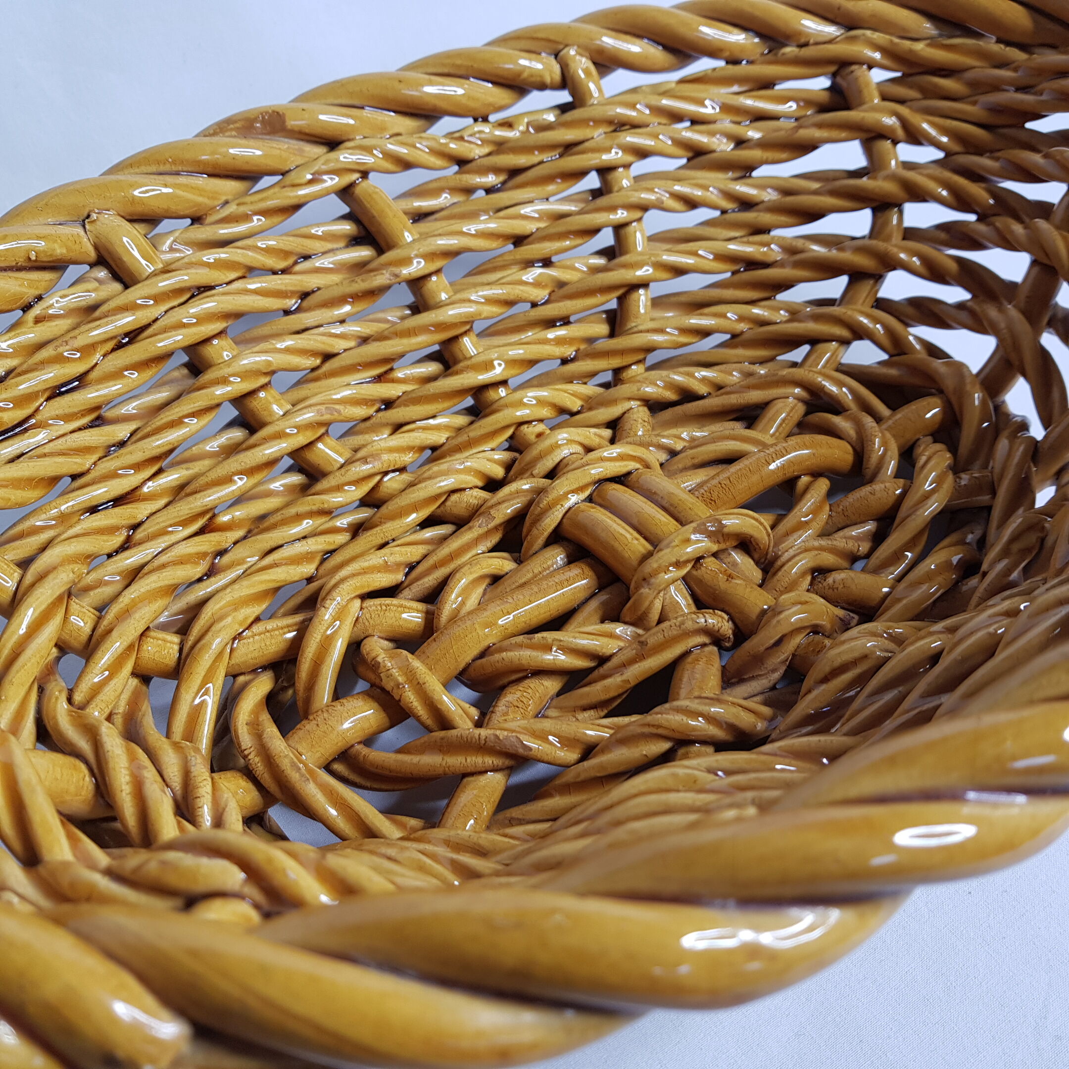 Fruit basket in golden yellow braided dab