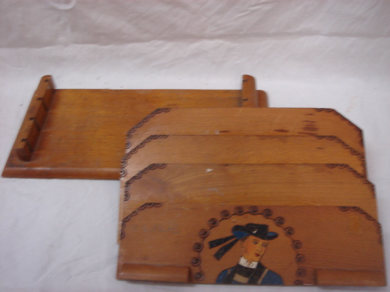 Porte courrier en bois breton de 1930