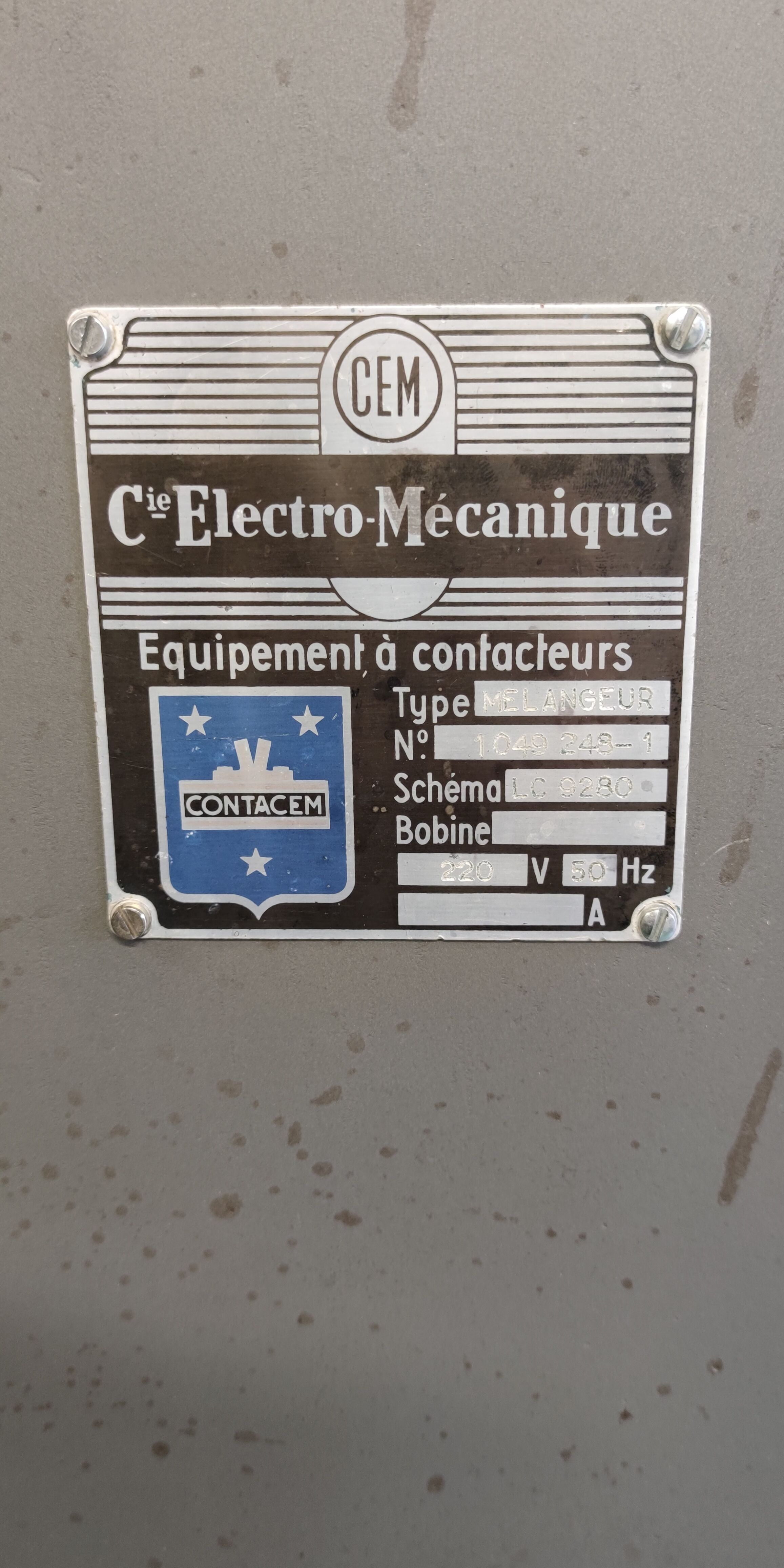 Armoire métallique électrique