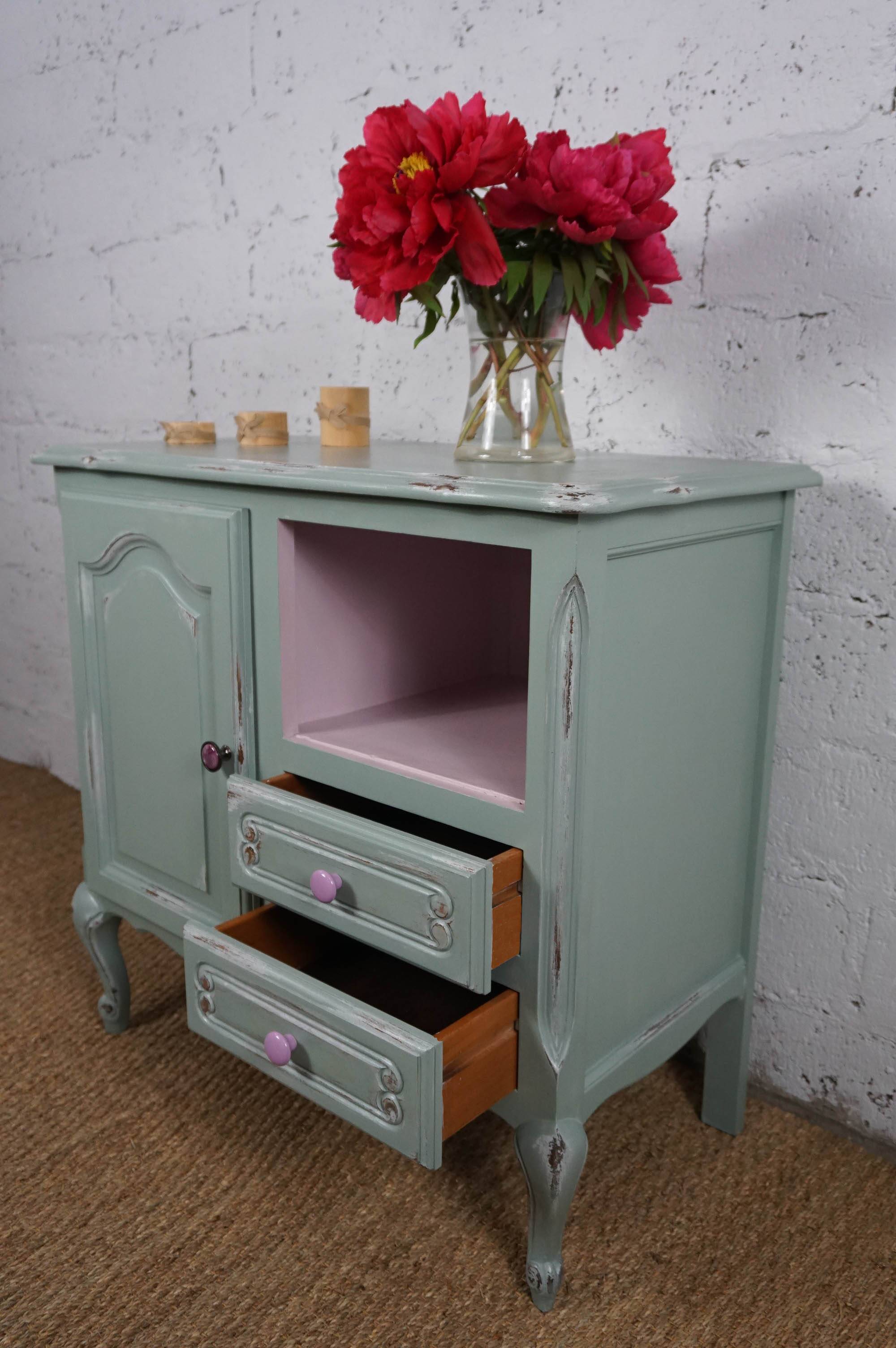 Small sideboard / vintage sideboard revamped