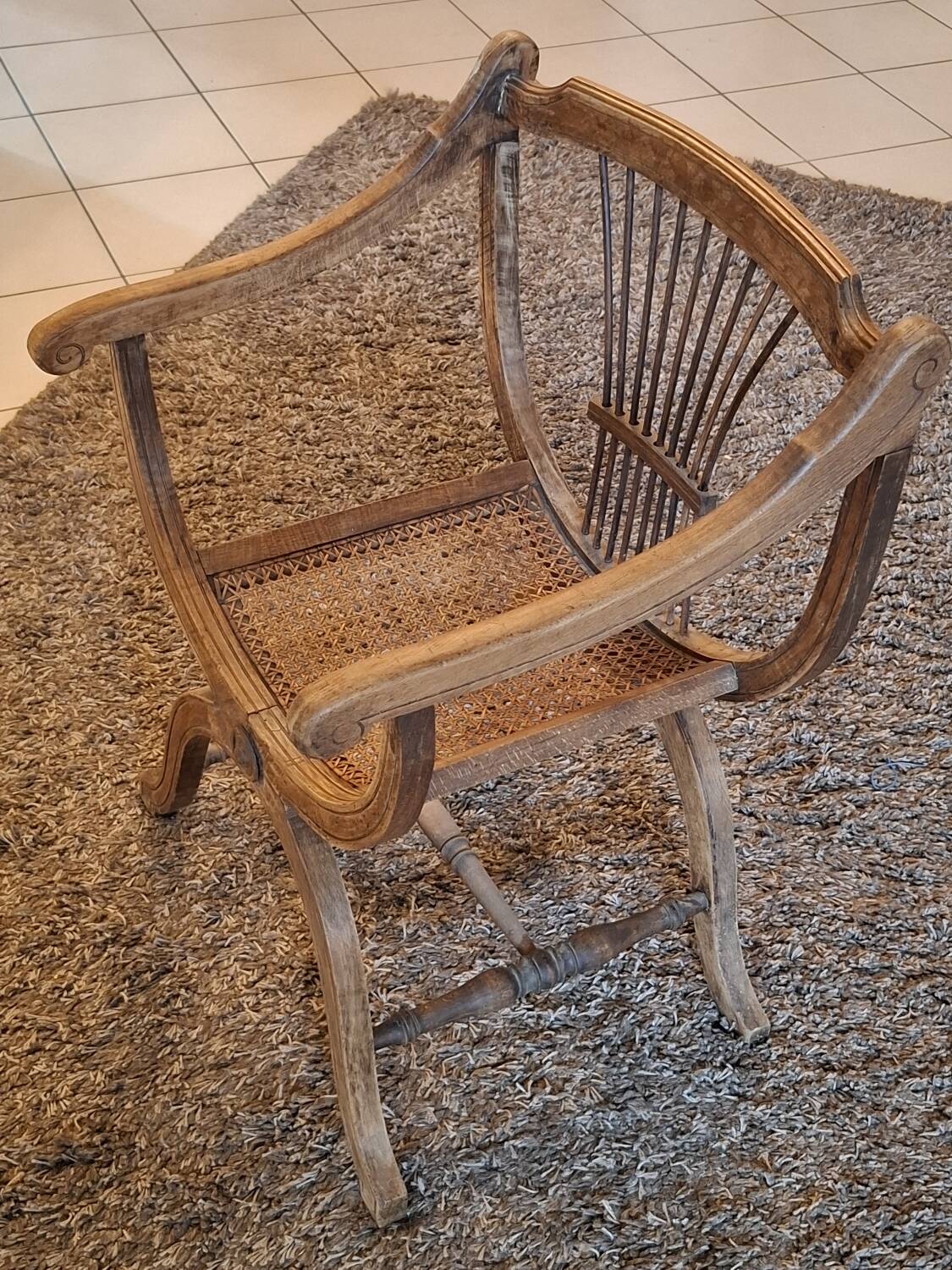 Curule Dagobert armchair