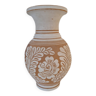 Vase / Handmade pottery in cream and beige