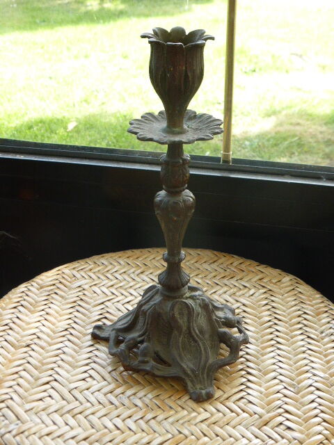 Candlestick new art readjusts chiseled with floral decoration