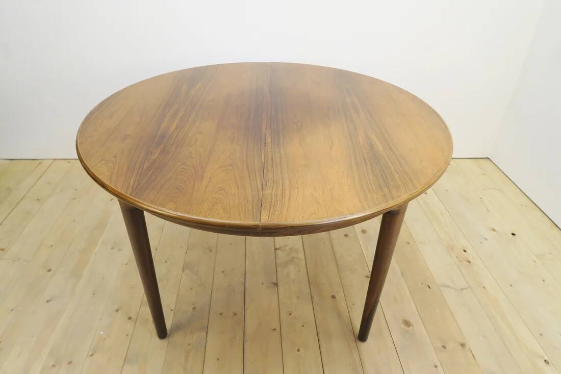 Dining room set in rosewood with table and 4 chairs, 1960s.