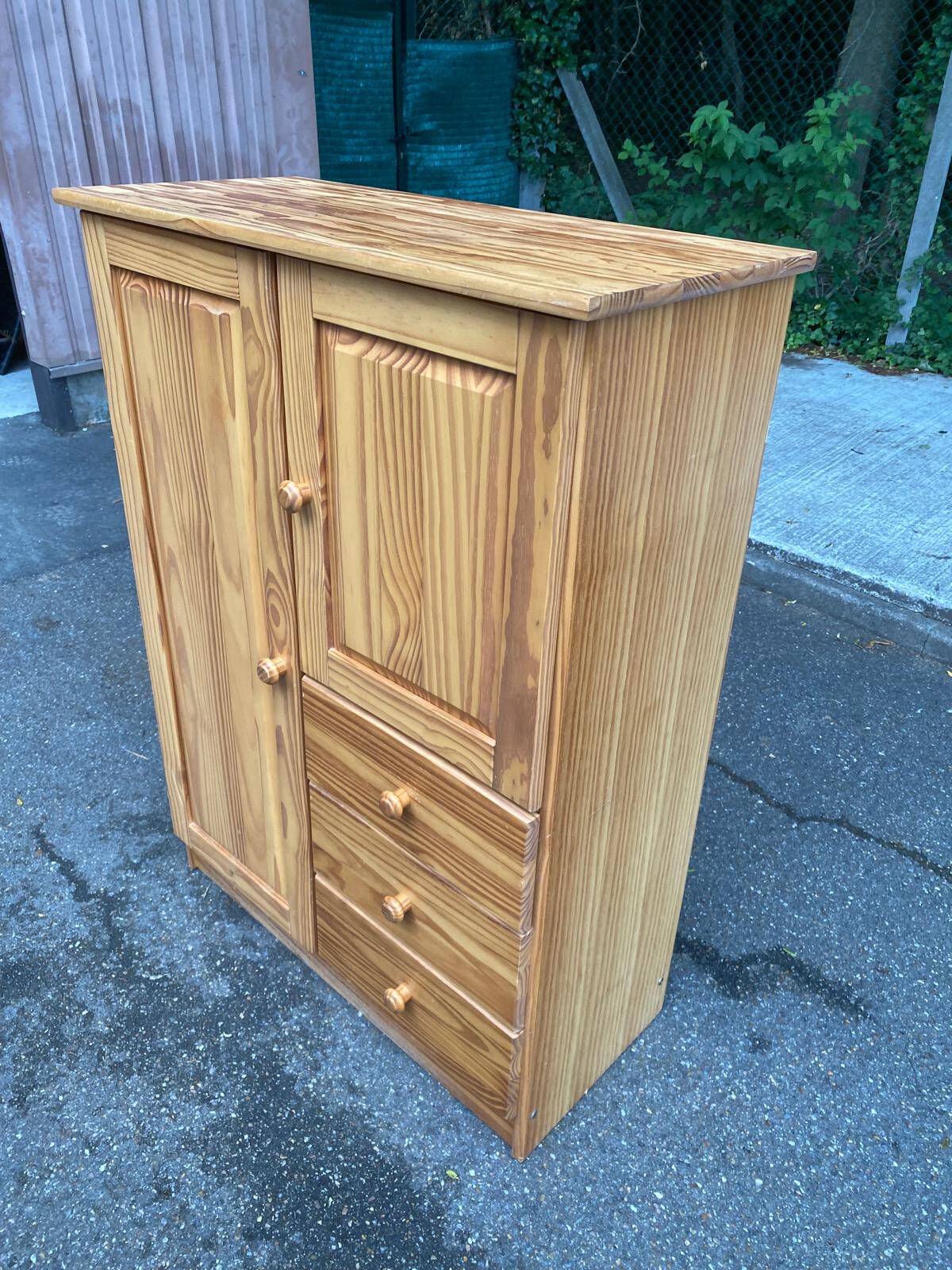 Vintage Scandinavian chest of drawers in solid pine from the 1980s.