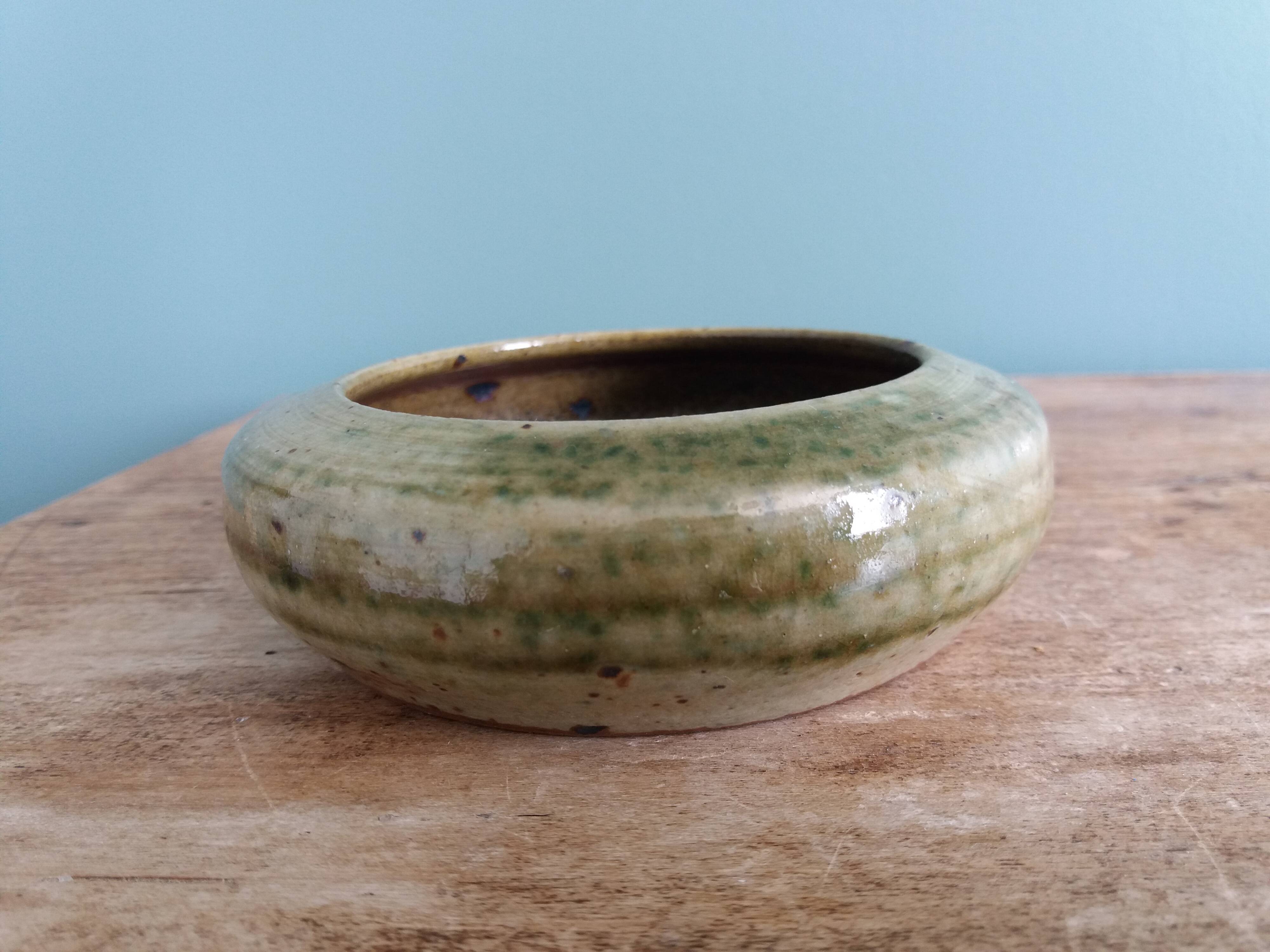 Stoneware bowl signed Fontgombault
