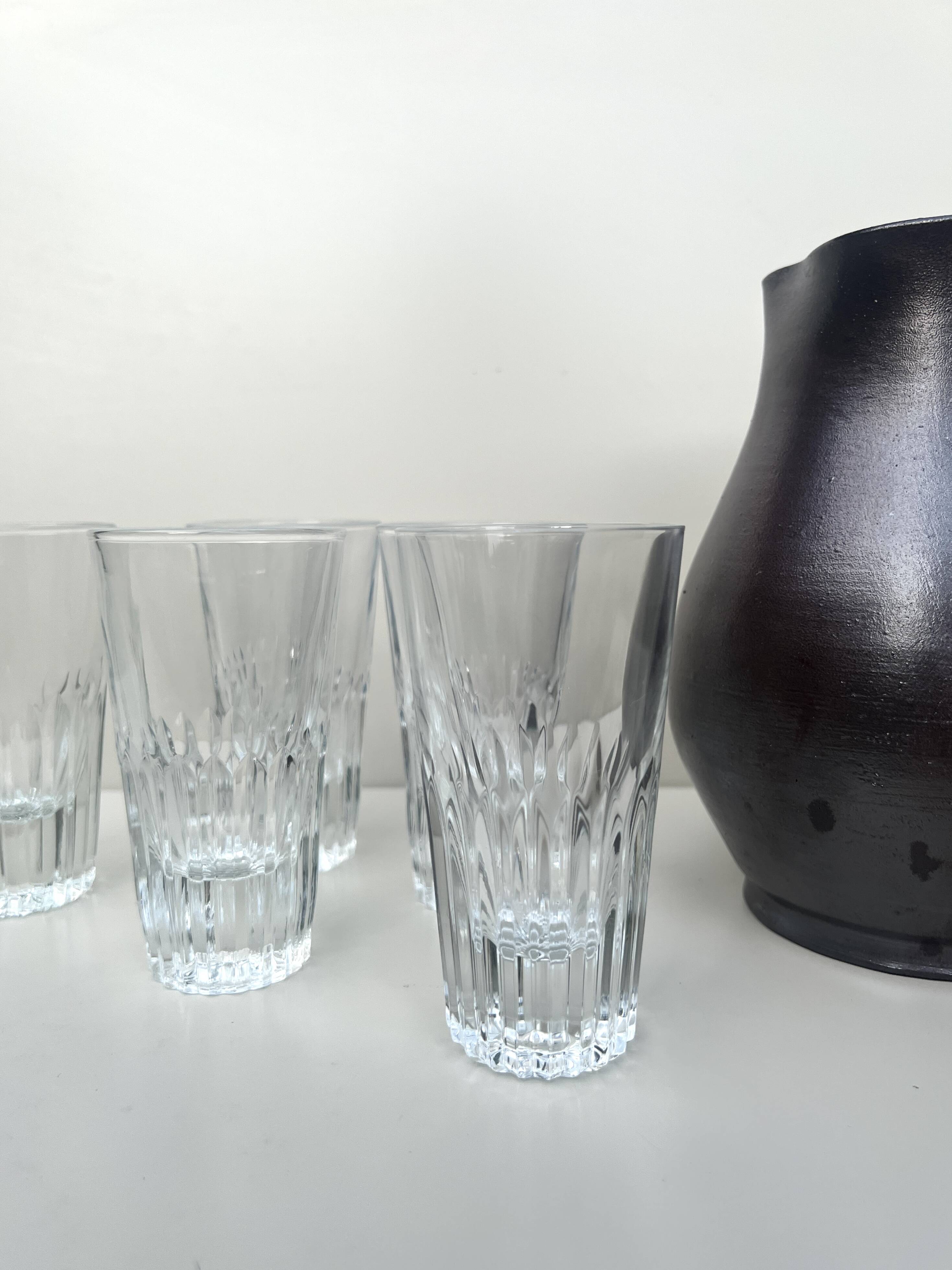 carafe / vase en gres noir ourné, France 1950
