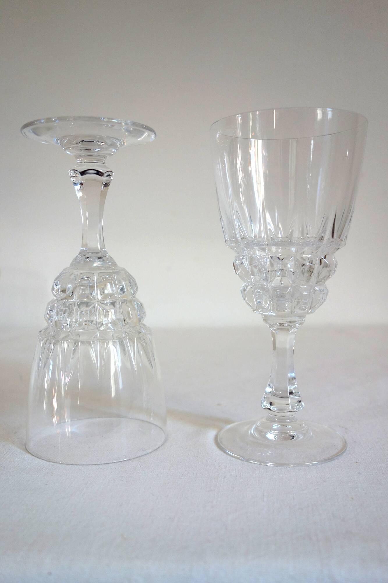 Lot de 10 verres à vin rouge en cristal d'Arques modèle Pompadour vintage