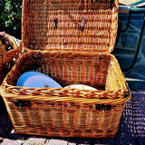 Wicker picnic basket