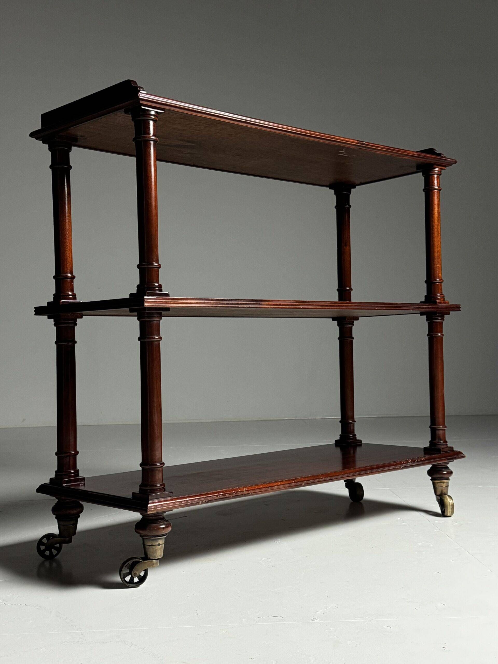 Mahogany étagère 20th century