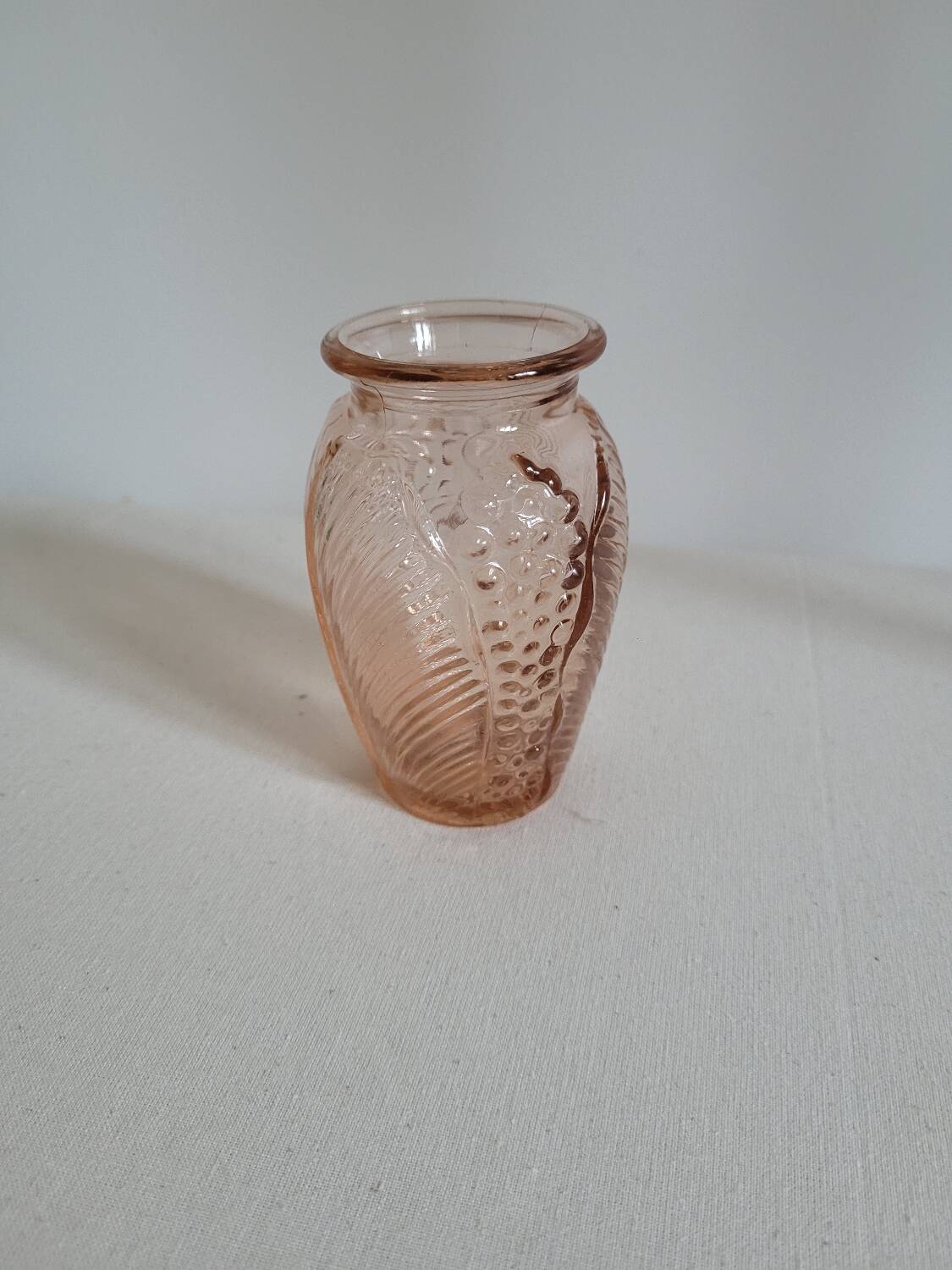 Small pink bulb vase