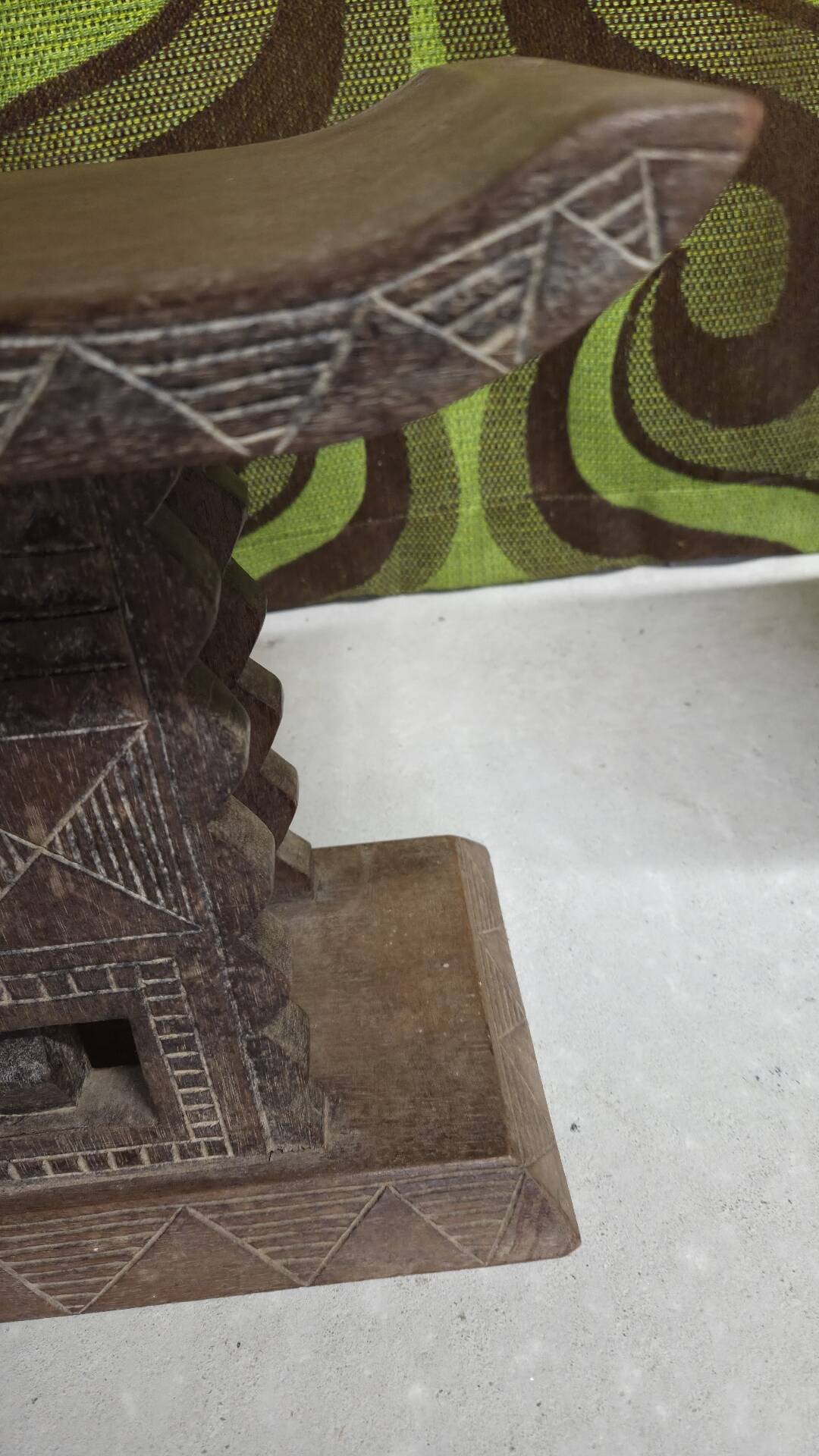 Paire de tabourets africains en bois sculpté  art tribal