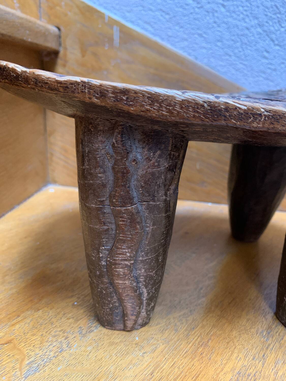 Monoxyle Quadripod Stool Animal Decor