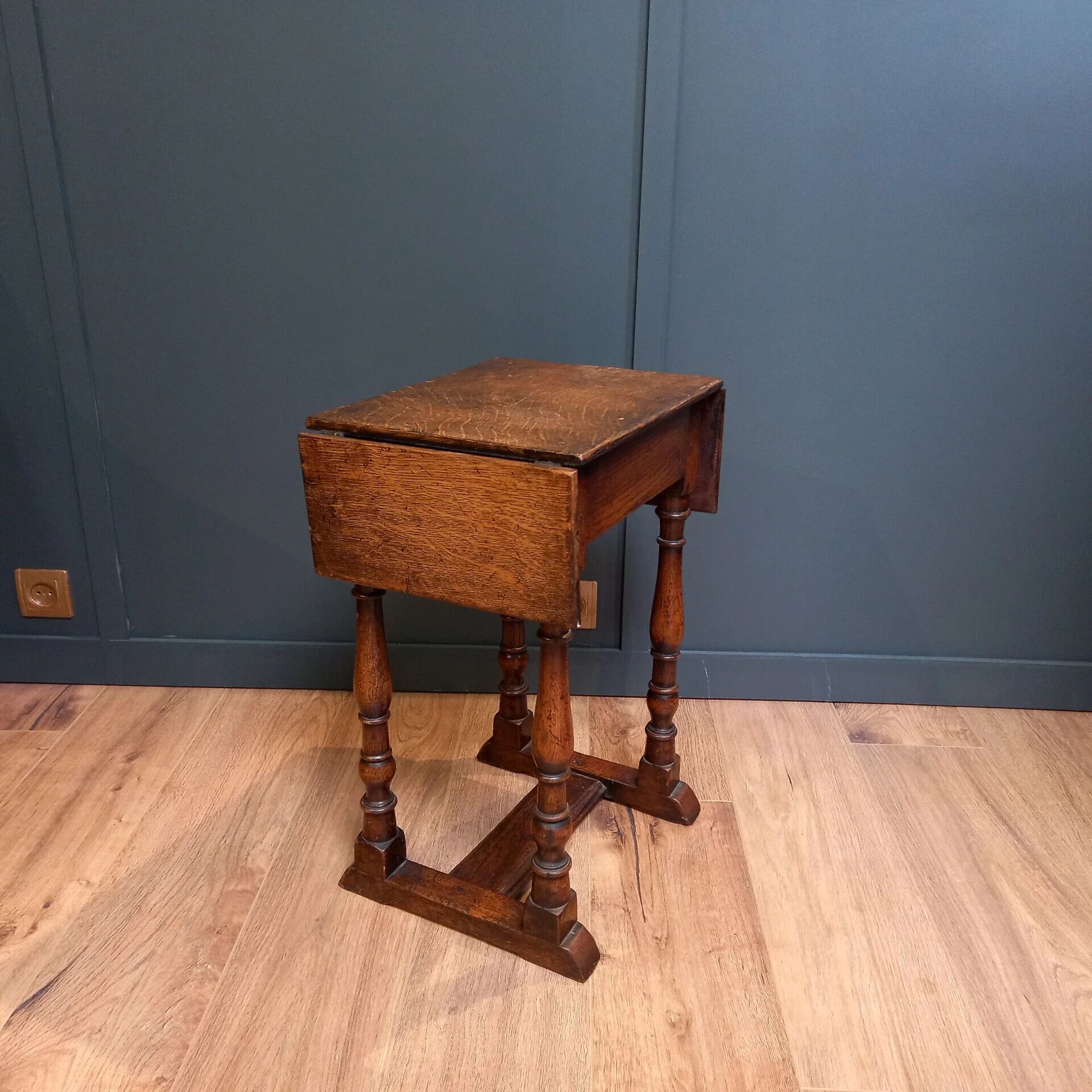 Tabouret à rabats du XVIIIe siècle