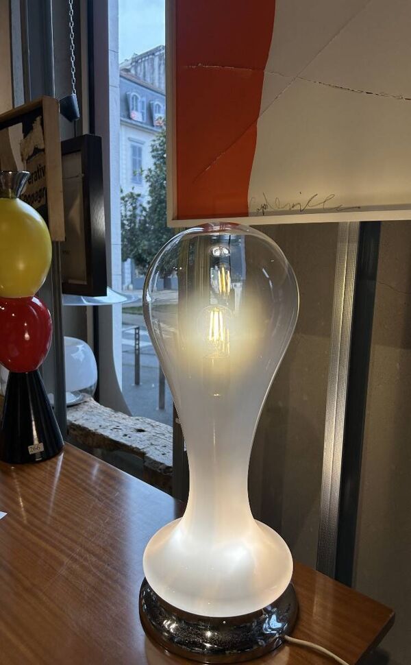 Lampe AV Mazzega en verre opalescent attribuée à Carlo Nason