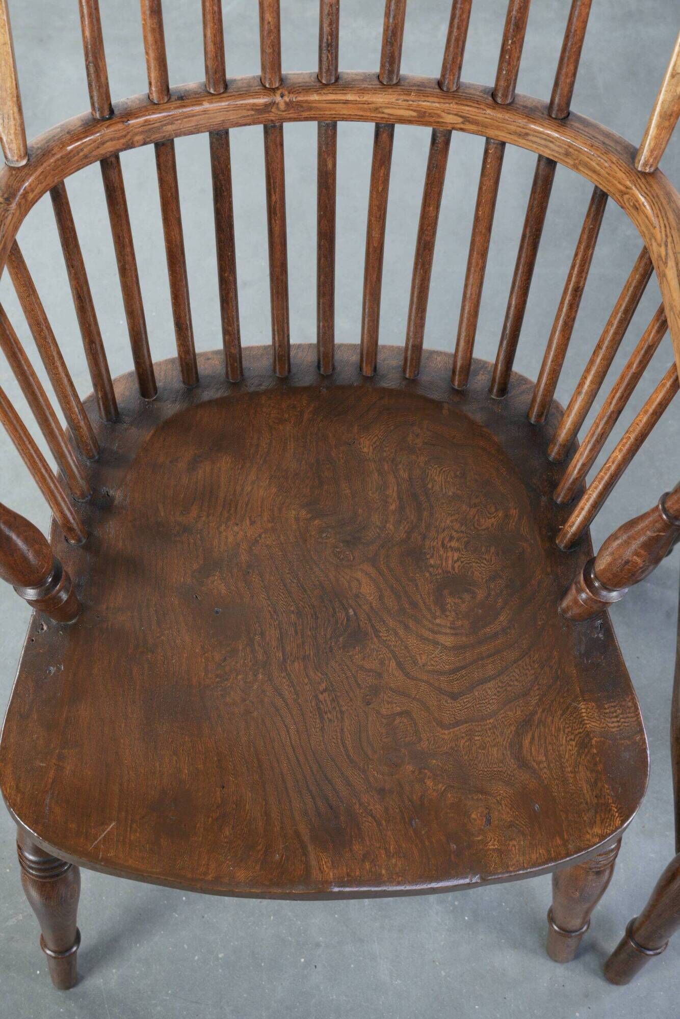 ensemble de deux chaises stickback Windsor anglaises antiques du 19e siècle