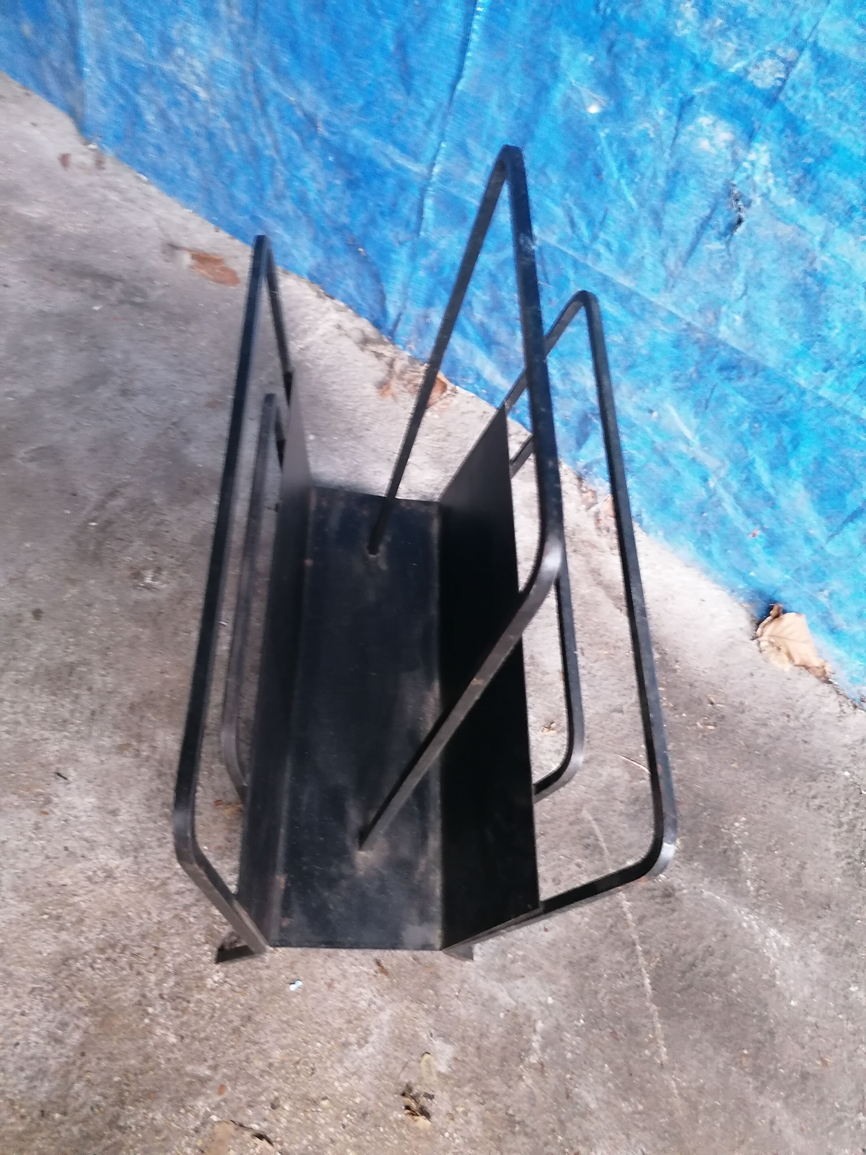 Magazine rack steel and sheet metal