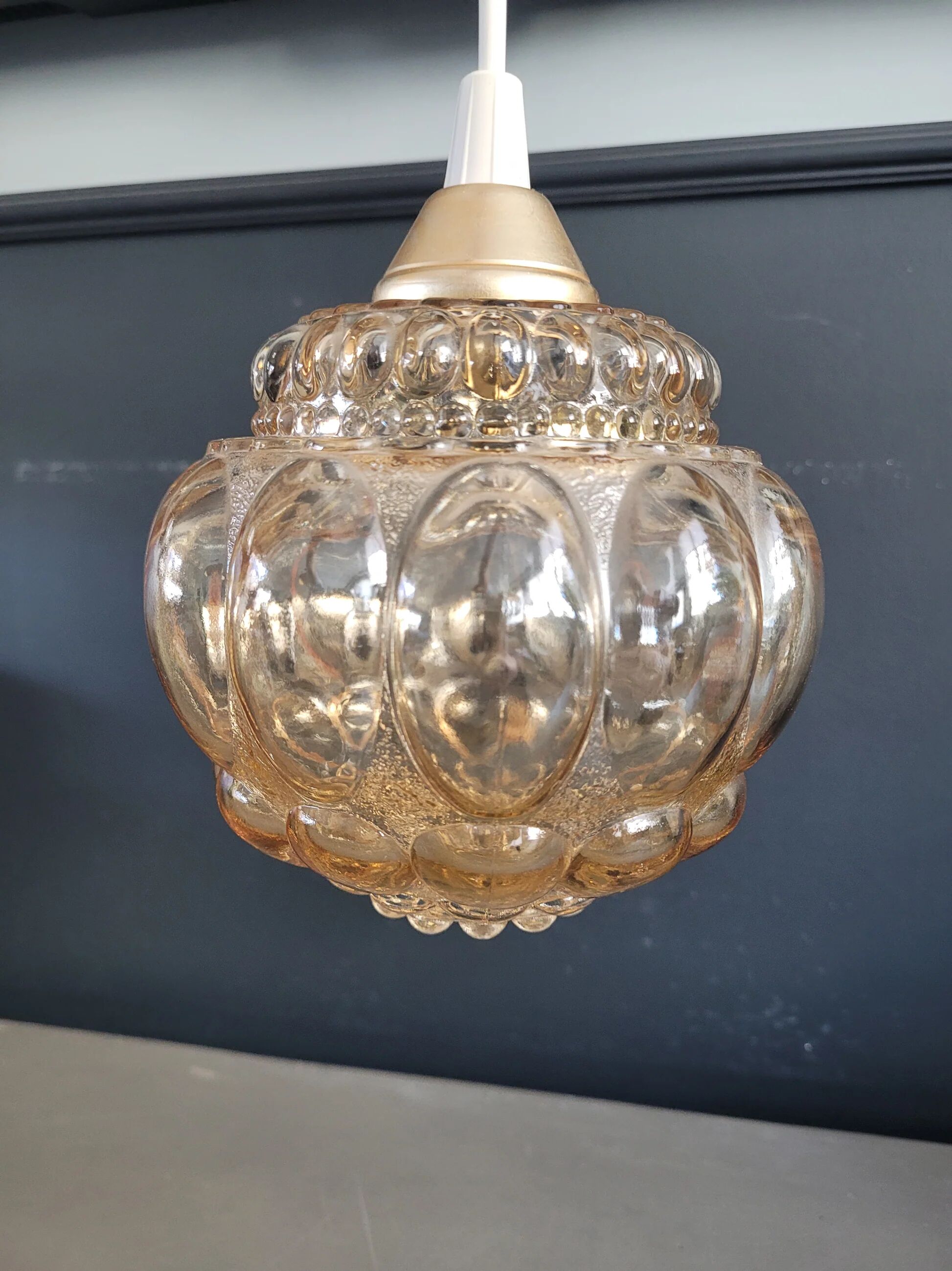 Vintage amber moulded glass pendant - Ref 888