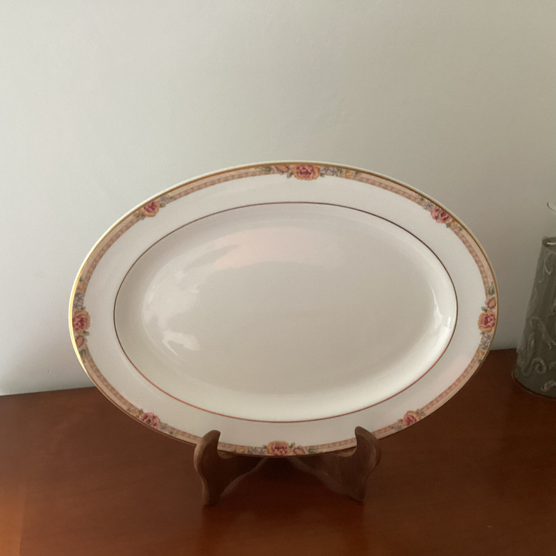 Oval plate Royal Doulton - vintage