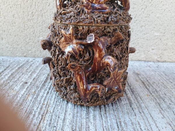 Pot à tabac en grès à décor naturaliste Bossot à Ciry-le-Noble, vers 1880