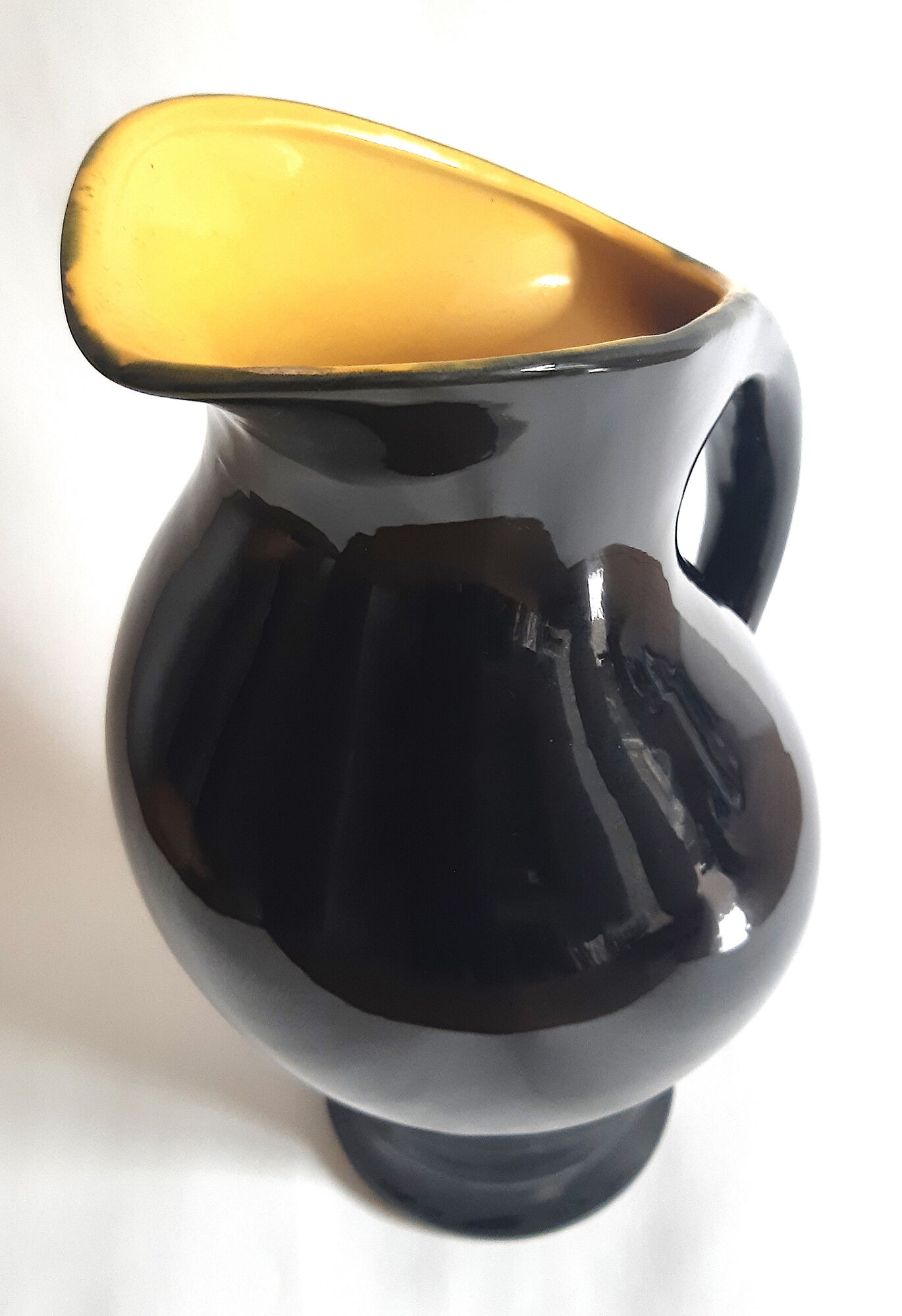 Large ceramic pitcher years 60 in mind design