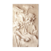 Relief avec des fleurs. Bas-relief avec fleurs. Relief avec des fleurs. Fleurs en relief.